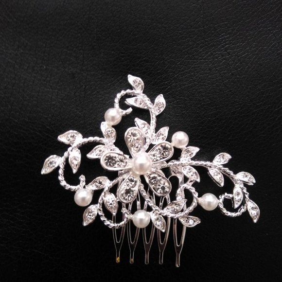 Bridal Rhinestone and Pearl Flower Side Comb - Picture 2 of 4